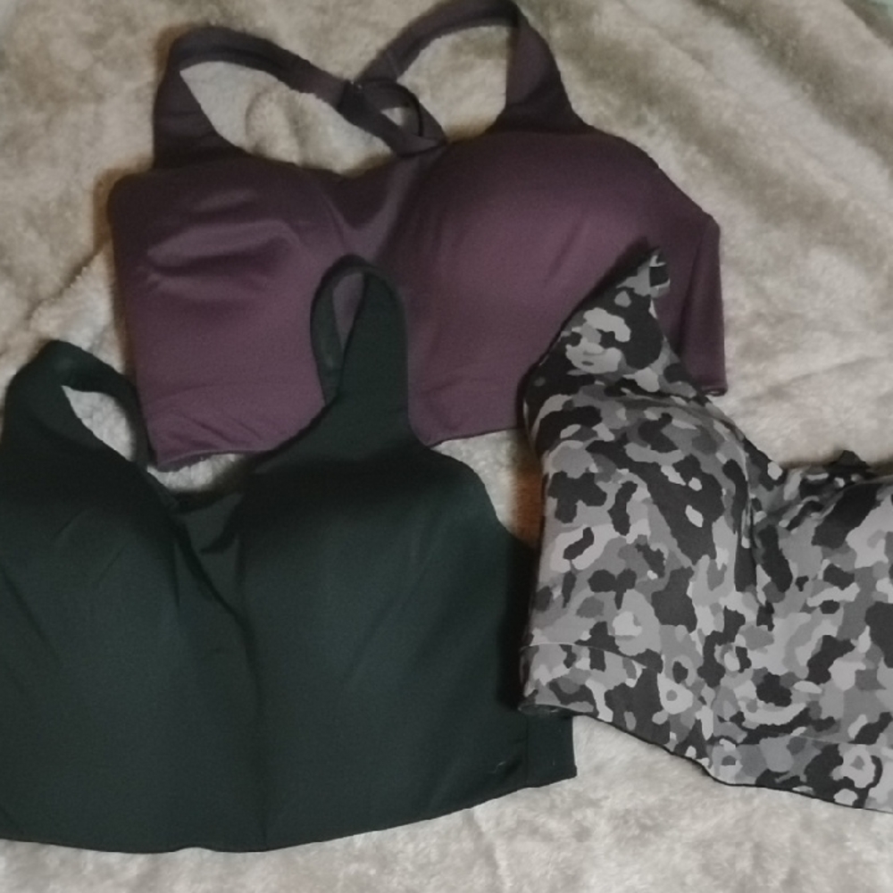 Athleta Women's Tops in Purple, Green, and Black Camo 36DD